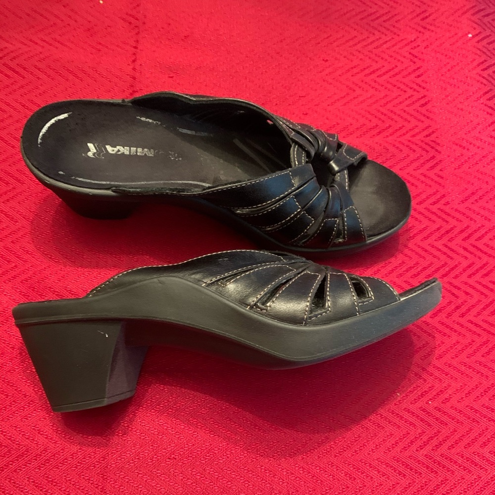 Comfy heeled sandals